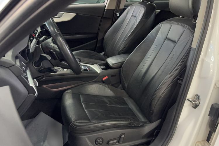 Used Audi A4L 2019 40 TFSI Fashion Edition China VI Emission Standard Left Front Seat