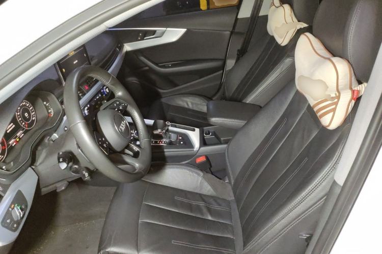 Used Audi A4L 2019 40 TFSI Fashion Edition China VI Emission Standard Left Front Seat