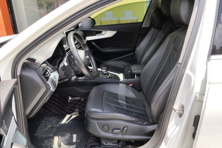 Used Audi A4L 2019 40 TFSI Fashion Edition China VI Emission Standard Left Front Seat