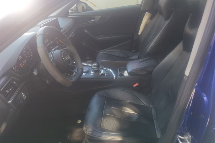 Used Audi A4L 2019 40 TFSI Fashion Edition China VI Emission Standard Left Front Seat
