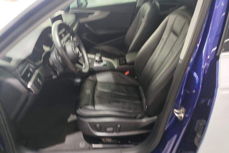 Used Audi A4L 2019 40 TFSI Ambition China VI Left Front Seat