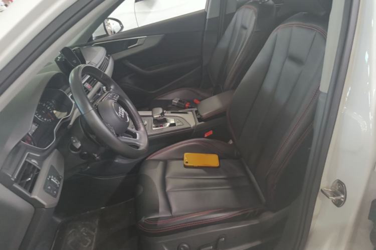 Used Audi A4L 2019 40 TFSI Ambition China VI Left Front Seat