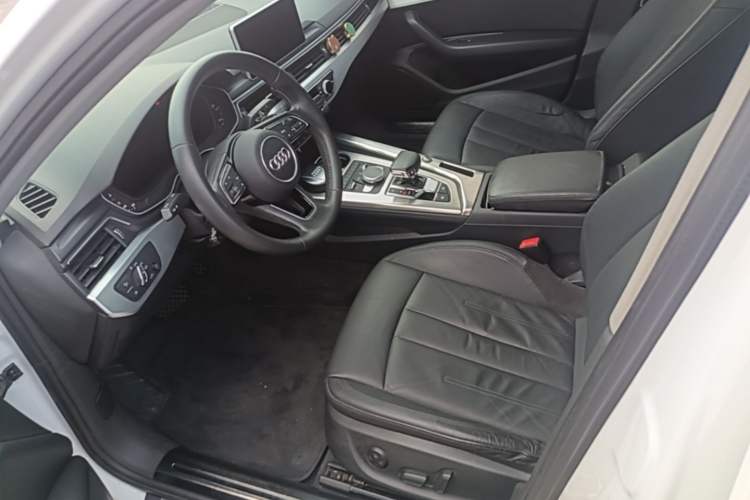 Used Audi A4L 2019 40 TFSI Fashion Edition China VI Emission Standard Left Front Seat