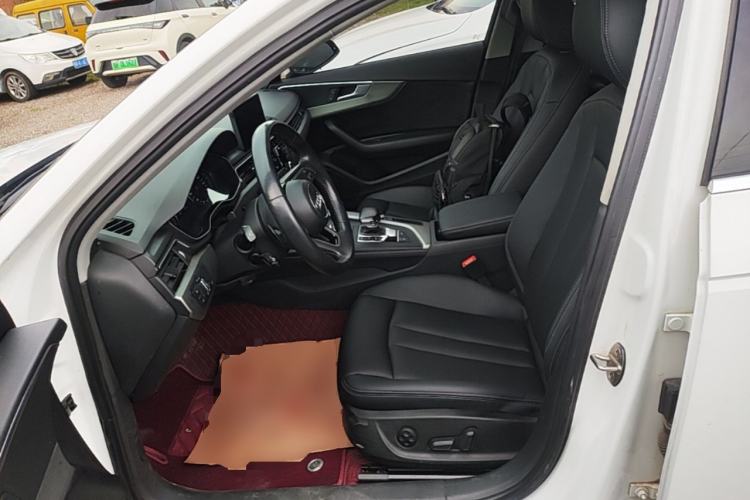 Used Audi A4L 2019 40 TFSI Ambition China VI Left Front Seat