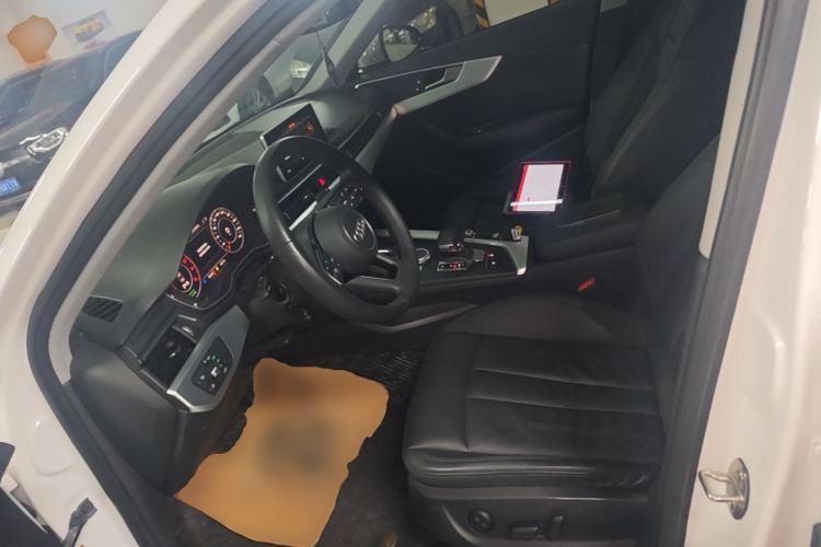 Used Audi A4L 2019 40 TFSI Fashion Edition China VI Emission Standard Left Front Seat