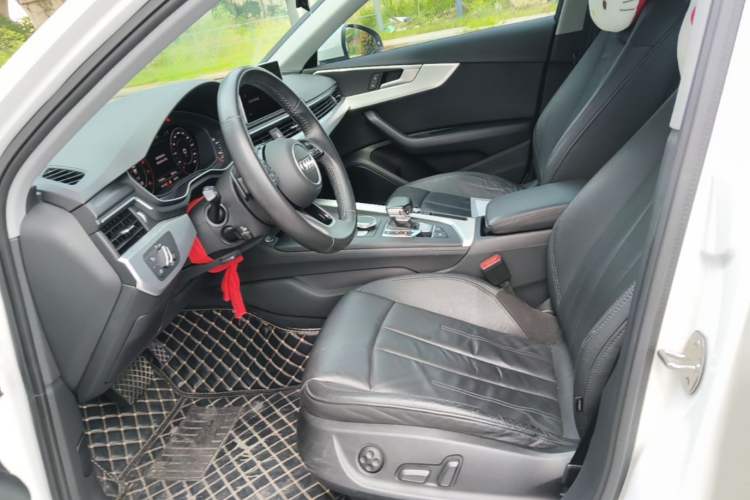 Used Audi A4L 2019 40 TFSI Fashion Edition China VI Emission Standard Left Front Seat