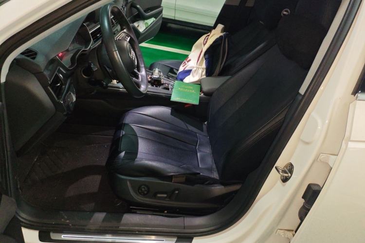 Used Audi A4L 2019 40 TFSI Ambition China VI Left Front Seat