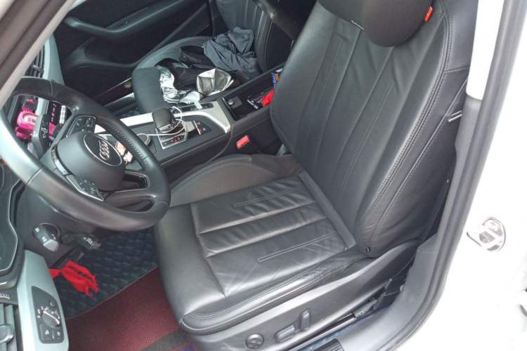 Used Audi A4L 2019 40 TFSI Fashion Version China V Left Front Seat