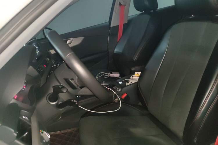 Used Audi A4L 2019 40 TFSI Ambition China VI Left Front Seat