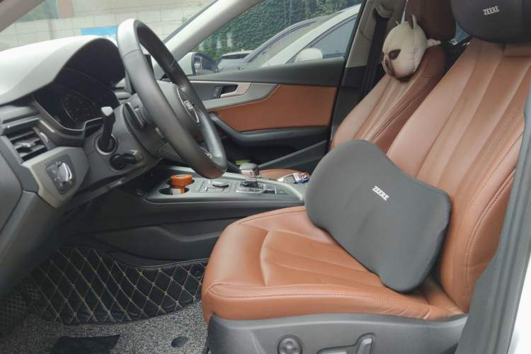 Used Audi A4L 2019 40 TFSI Ambition China VI Left Front Seat