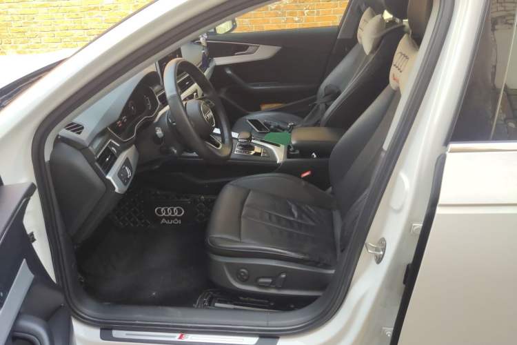 Used Audi A4L 2019 40 TFSI Fashion Edition China VI Emission Standard Left Front Seat