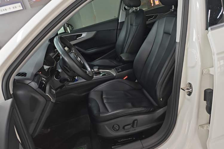 Used Audi A4L 2019 40 TFSI Ambition China VI Left Front Seat