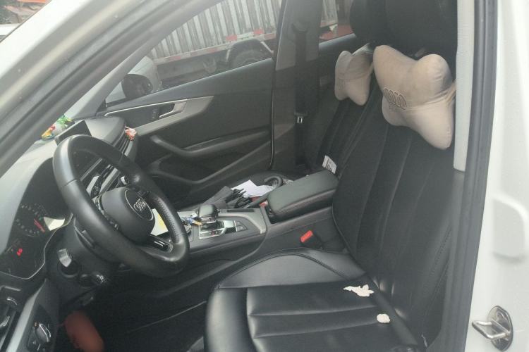 Used Audi A4L 2019 40 TFSI Ambition China VI Left Front Seat