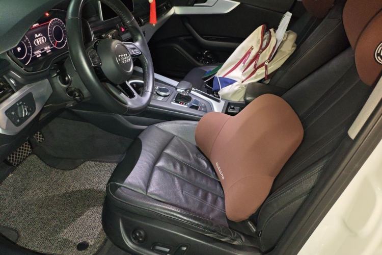 Used Audi A4L 2019 40 TFSI Fashion Edition China VI Emission Standard Left Front Seat