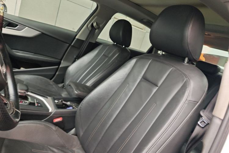 Used Audi A4L 2019 40 TFSI Fashion Edition China VI Emission Standard Left Front Seat