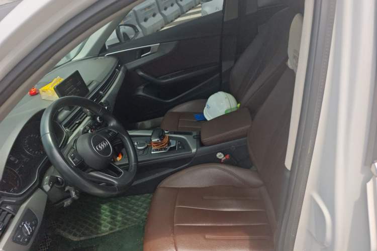 Used Audi A4L 2019 40 TFSI Ambition China VI Left Front Seat