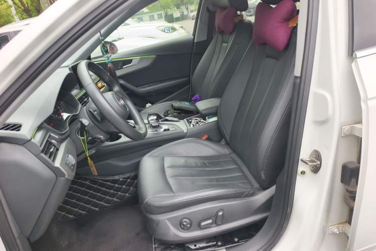 Used Audi A4L 2019 40 TFSI Ambition China VI Left Front Seat
