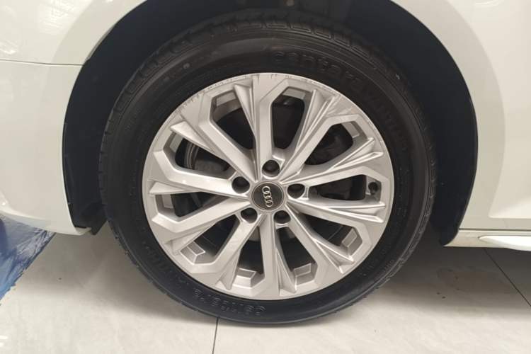 Used Audi A4L 2019 40 TFSI Ambition China VI Left Front Wheel Hub