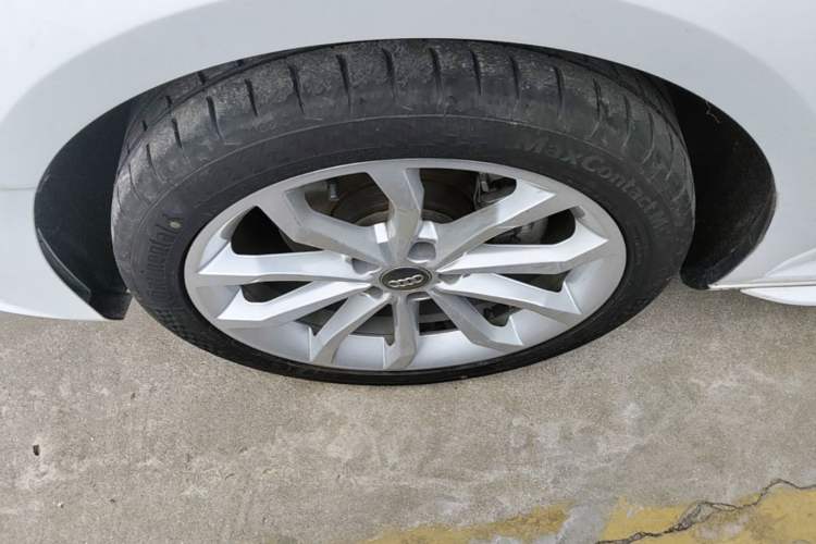 Used Audi A4L 2019 40 TFSI Fashion Version China V Left Front Wheel Hub