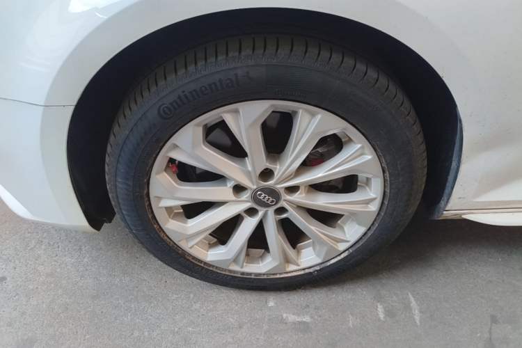 Used Audi A4L 2019 40 TFSI Ambition China VI Left Front Wheel Hub