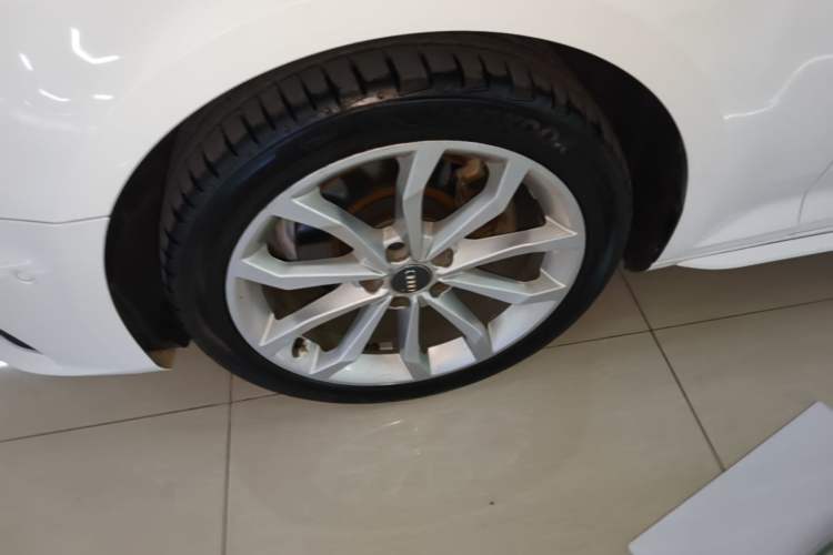 Used Audi A4L 2019 40 TFSI Fashion Version China V Left Front Wheel Hub