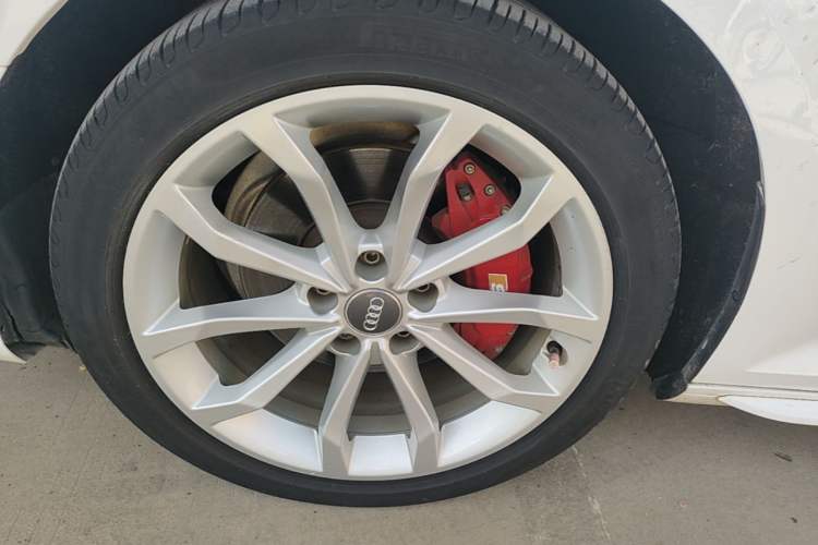 Used Audi A4L 2019 40 TFSI Fashion Version China V Left Front Wheel Hub