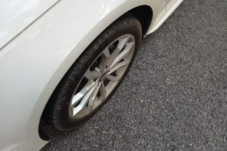 Used Audi A4L 2019 40 TFSI Fashion Version China V Left Front Wheel Hub