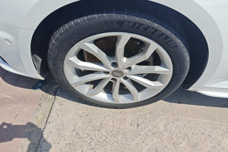 Used Audi A4L 2019 40 TFSI Fashion Version China V Left Front Wheel Hub