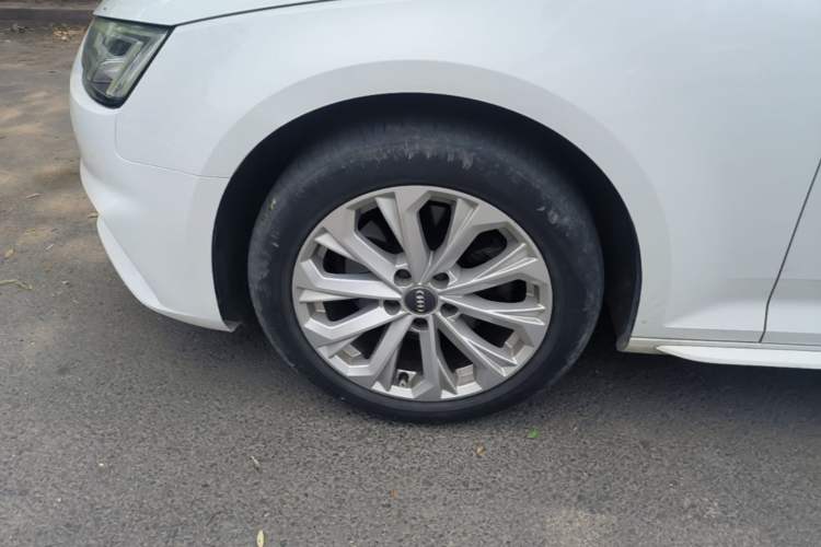Used Audi A4L 2019 40 TFSI Ambition China VI Left Front Wheel Hub