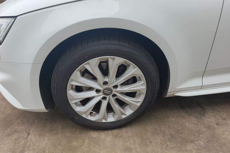 Used Audi A4L 2019 40 TFSI Ambition China VI Left Front Wheel Hub