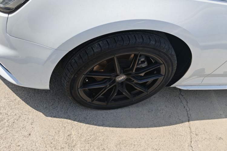 Used Audi A4L 2019 40 TFSI Ambition China VI Left Front Wheel Hub