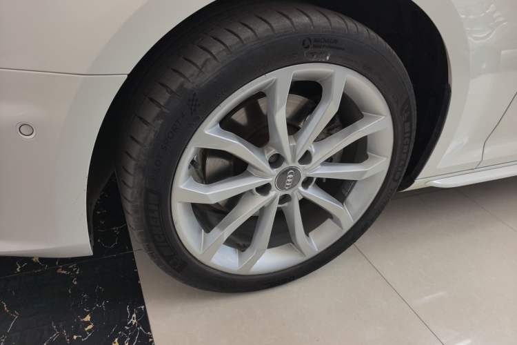 Used Audi A4L 2019 40 TFSI Fashion Version China V Left Front Wheel Hub