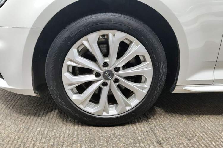 Used Audi A4L 2019 40 TFSI Ambition China VI Left Front Wheel Hub