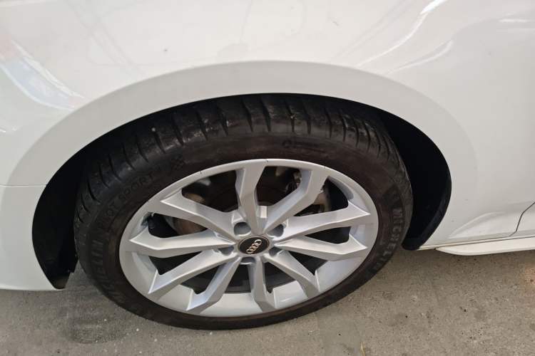 Used Audi A4L 2019 40 TFSI Fashion Version China V Left Front Wheel Hub