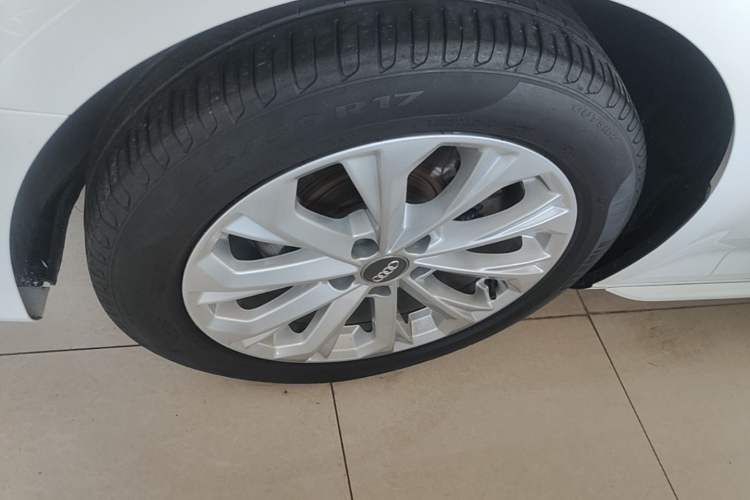 Used Audi A4L 2019 40 TFSI Ambition China VI Left Front Wheel Hub