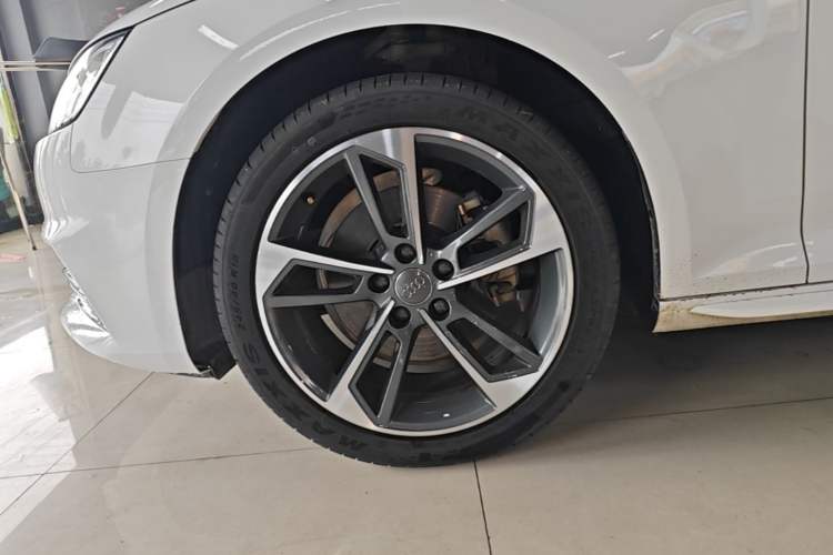 Used Audi A4L 2019 40 TFSI Ambition China VI Left Front Wheel Hub