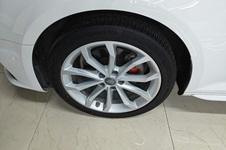 Used Audi A4L 2019 40 TFSI Fashion Version China V Left Front Wheel Hub
