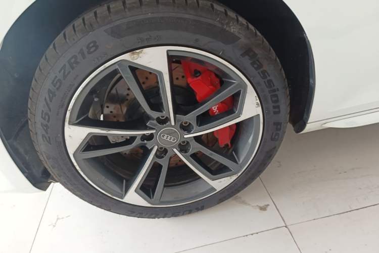 Used Audi A4L 2019 40 TFSI Ambition China VI Left Front Wheel Hub