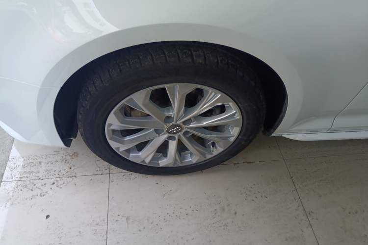 Used Audi A4L 2019 40 TFSI Ambition Version China V Left Front Wheel Hub