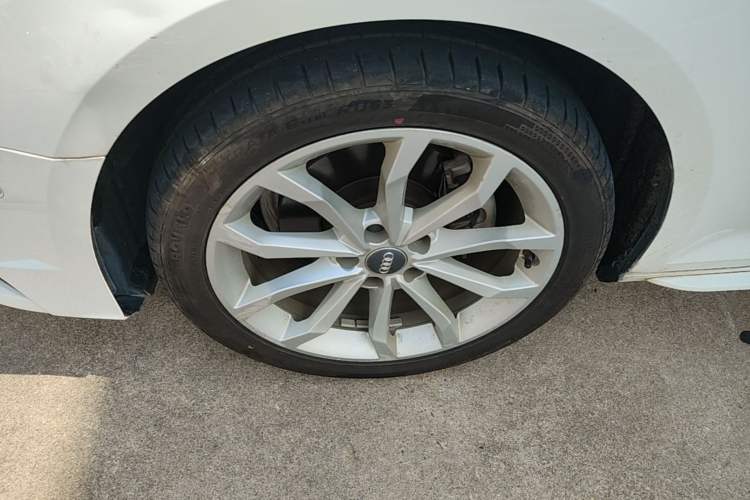 Used Audi A4L 2019 40 TFSI Fashion Version China V Left Front Wheel Hub