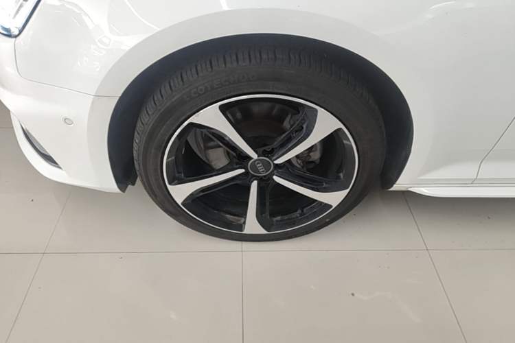 Used Audi A4L 2019 40 TFSI Fashion Version China V Left Front Wheel Hub