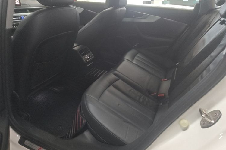 Used Audi A4L 2019 40 TFSI Fashion Edition China VI Emission Standard Left Rear Seat