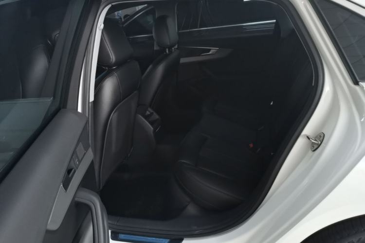 Used Audi A4L 2019 40 TFSI Ambition China VI Left Rear Seat