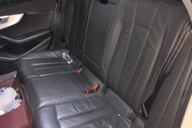 Used Audi A4L 2019 40 TFSI Fashion Edition China VI Emission Standard Left Rear Seat