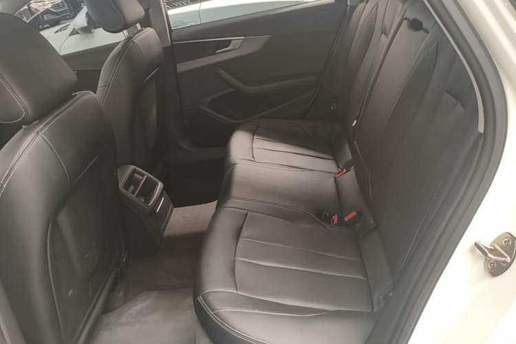 Used Audi A4L 2019 40 TFSI Ambition China VI Left Rear Seat