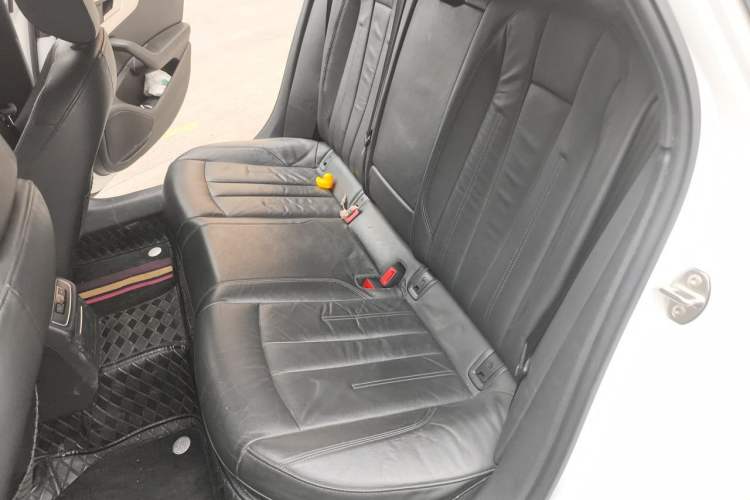 Used Audi A4L 2019 40 TFSI Fashion Edition China VI Emission Standard Left Rear Seat