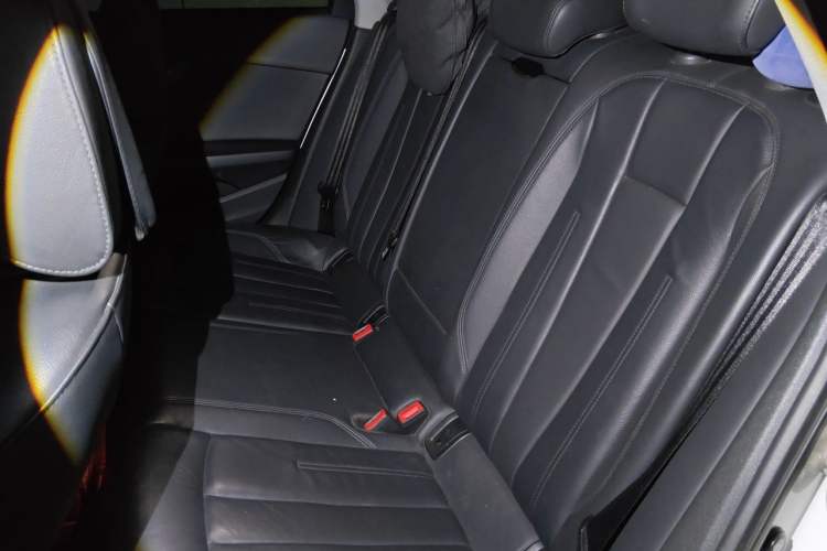Used Audi A4L 2019 40 TFSI Ambition Version China V Left Rear Seat