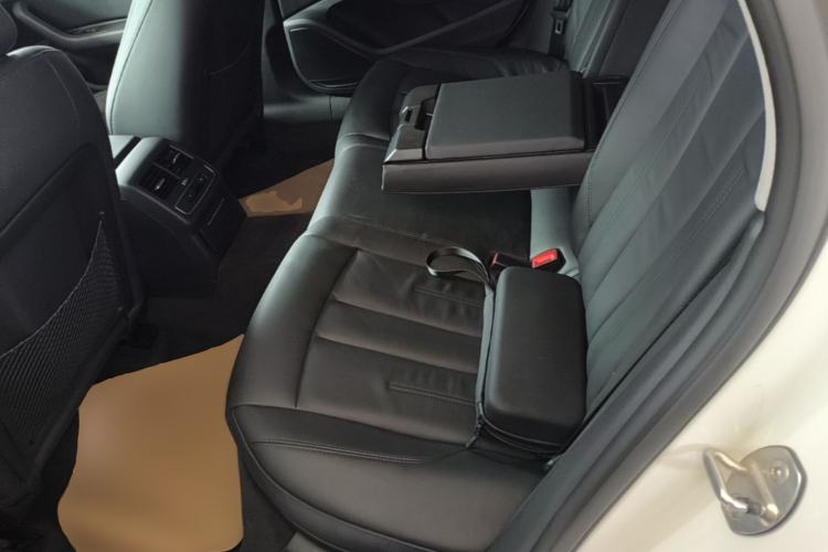 Used Audi A4L 2019 40 TFSI Fashion Edition China VI Emission Standard Left Rear Seat
