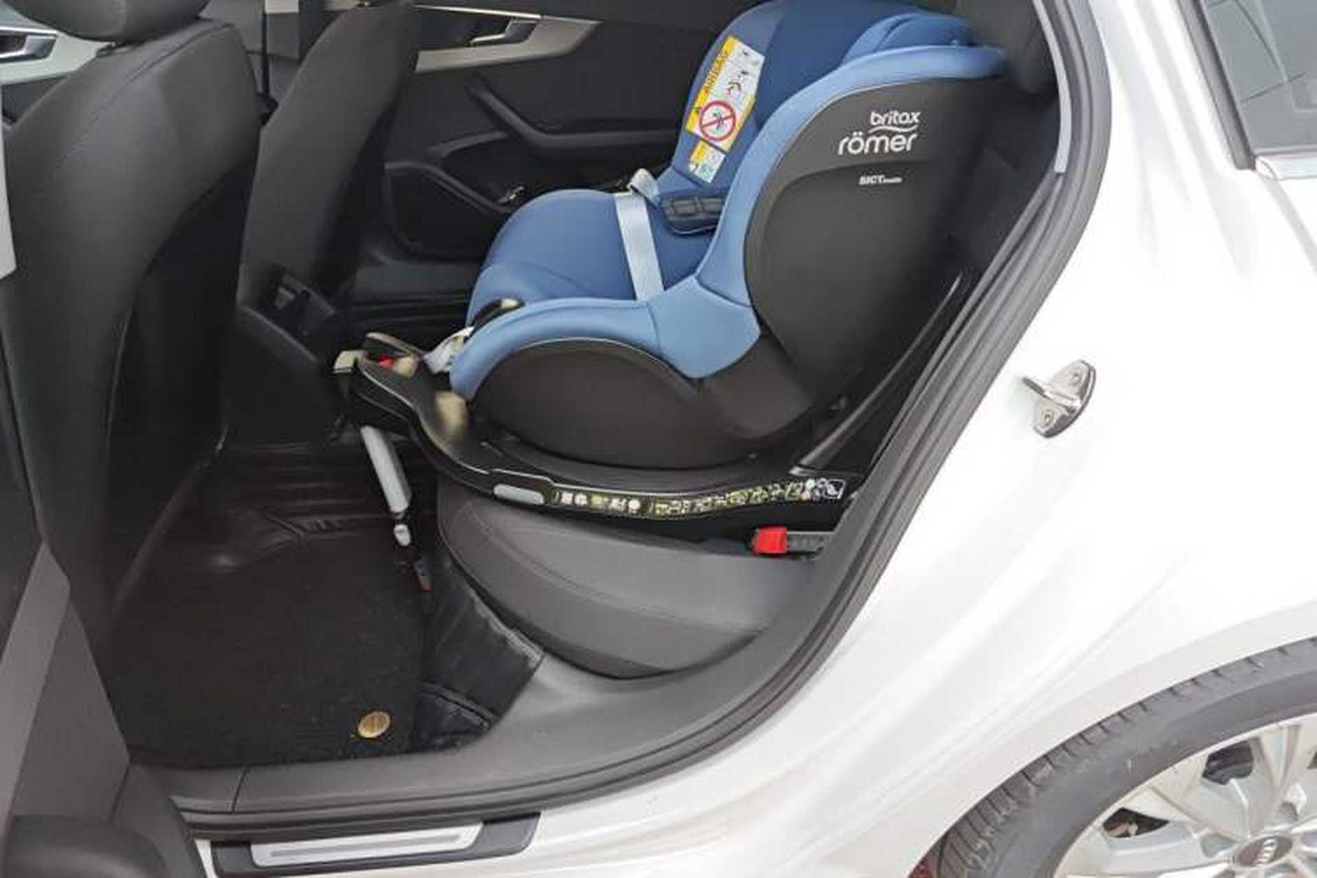 Used Audi A4L 2019 40 TFSI Ambition China VI Left Rear Seat