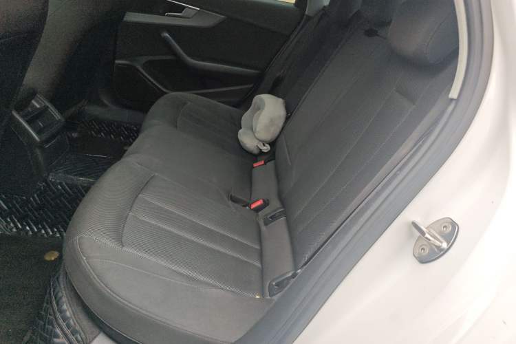 Used Audi A4L 2019 40 TFSI Ambition China VI Left Rear Seat